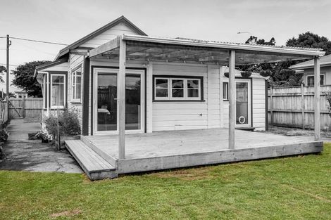 Photo of property in 9 Princes Street, Hawera, 4610