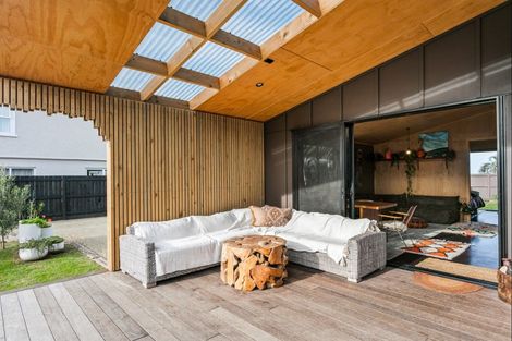 Photo of property in 22 Moana Road, Okitu, Gisborne, 4010