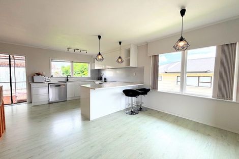 Photo of property in 15 Halberg Street, Papakura, 2110