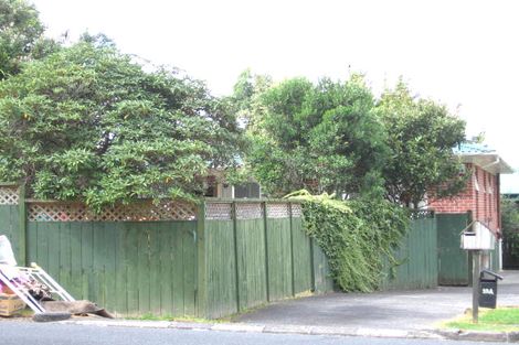 Photo of property in 10 Fruitvale Road, New Lynn, Auckland, 0600