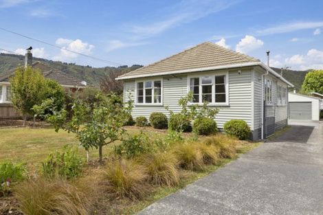 Photo of property in 126 Kowhai Street, Naenae, Lower Hutt, 5011