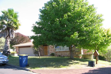 Photo of property in 6 St Lucia Place, Unsworth Heights, Auckland, 0632