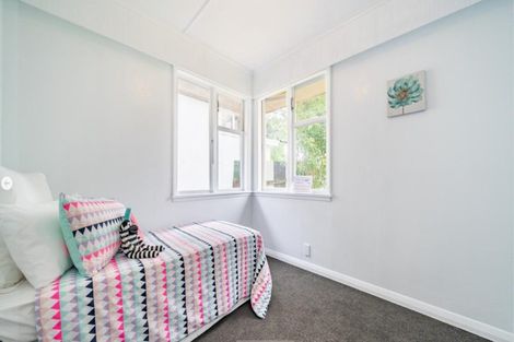Photo of property in 11 Montgomery Crescent, Clouston Park, Upper Hutt, 5018
