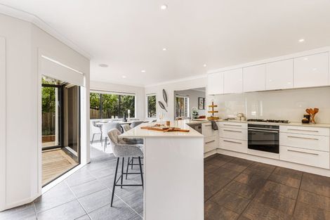 Photo of property in 7 Landmark Drive, Te Atatu Peninsula, Auckland, 0610