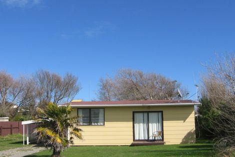 Photo of property in 3 Hart Street, Foxton Beach, Foxton, 4815