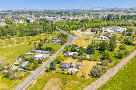 Photo of property in 2070 State Highway 2, Waipukurau, 4285