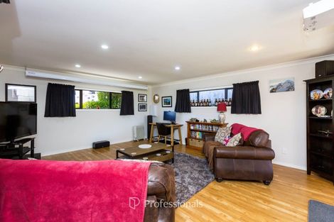 Photo of property in 53 Riverstone Drive, Riverstone Terraces, Upper Hutt, 5018