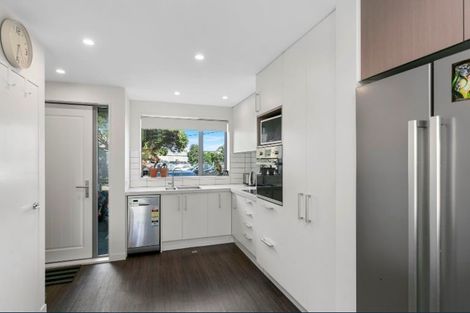 Photo of property in 2u3 Stone Street, Miramar, Wellington, 6022