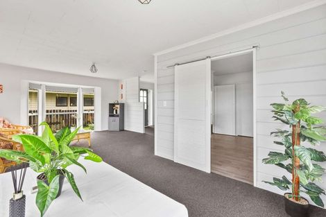 Photo of property in 102 Heta Road, Highlands Park, New Plymouth, 4312