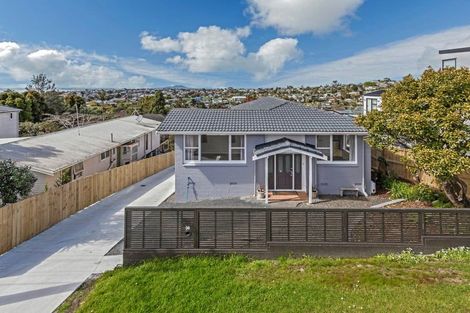 Photo of property in 38 Arran Road, Browns Bay, Auckland, 0630