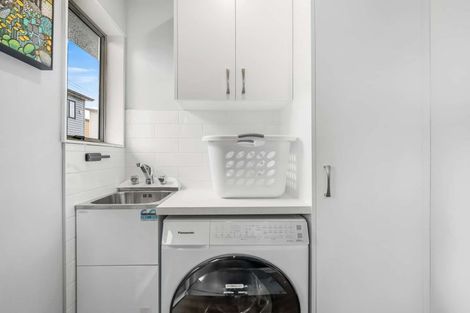 Photo of property in 2/6 Short Street, Papakura, 2110