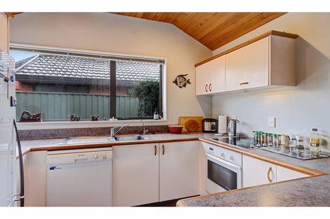 Photo of property in 22 Briarmont Street, Avondale, Christchurch, 8061