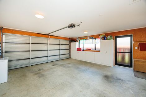 Photo of property in 43 Geneva Terrace, Kelvin Grove, Palmerston North, 4414
