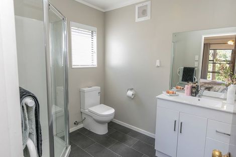 Photo of property in 42 Sailmaker Close, Whitby, Porirua, 5024