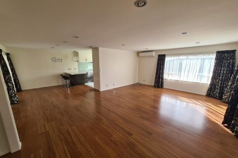 Photo of property in 29 Petrel Place, Massey, Auckland, 0614