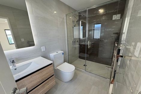 Photo of property in 3/90 Picasso Drive, West Harbour, Auckland, 0618