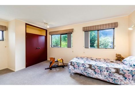 Photo of property in 7 Pokapu Street, Titirangi, Auckland, 0600