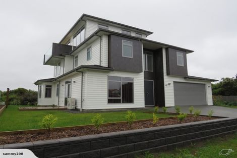 Photo of property in 47 Harbour View Road, Te Atatu Peninsula, Auckland, 0610