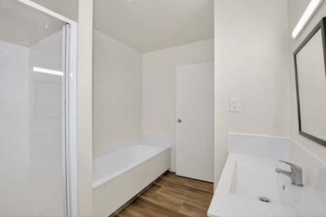 Photo of property in 122 Somerfield Street, Somerfield, Christchurch, 8024