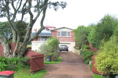 Photo of property in 15 Pohutukawa Avenue, Red Beach, 0932