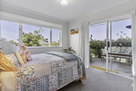 Photo of property in 1/27 Tui Glen Road, Birkenhead, Auckland, 0626