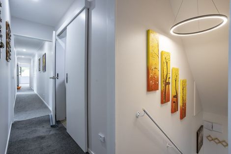Photo of property in 10 Pyatt Place, Redwood, Christchurch, 8051