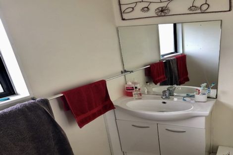 Photo of property in 6 Peterhouse Place, West Harbour, Auckland, 0618