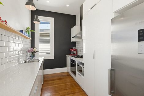 Photo of property in 39 Tanera Crescent, Brooklyn, Wellington, 6021