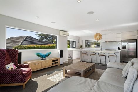 Photo of property in 17 Mayfair Crescent, Mairangi Bay, Auckland, 0630