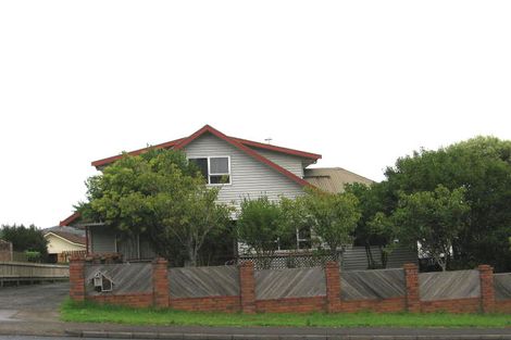 Photo of property in 2/330 West Coast Road, Glen Eden, Auckland, 0602