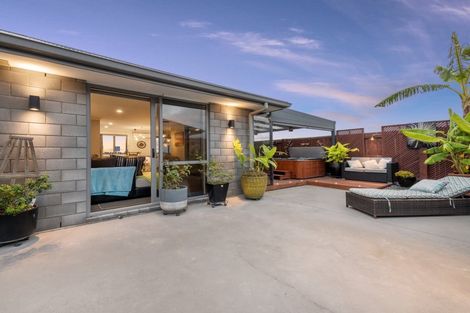 Photo of property in 32 Sabre Street, Papamoa Beach, Papamoa, 3118