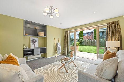 Photo of property in 64 Willowview Drive, Redwood, Christchurch, 8051