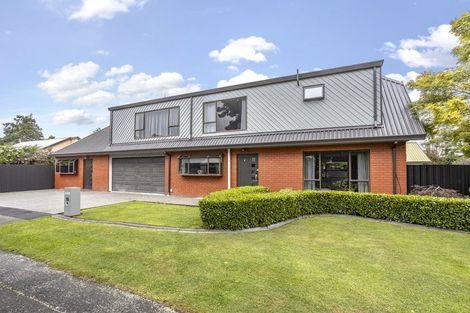 Photo of property in 10 Pyatt Place, Redwood, Christchurch, 8051