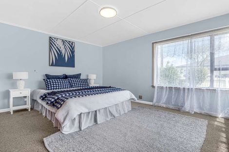 Photo of property in 98 Glendale Road, Glen Eden, Auckland, 0602
