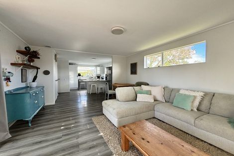 Photo of property in 17 Elisa Lane, Ranui, Auckland, 0612