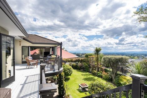 Photo of property in 2 Hikanui Place, Havelock North, 4130