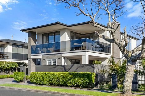 Photo of property in 12 Autere Street, Strandon, New Plymouth, 4312