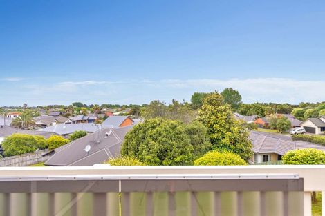Photo of property in 82 Rototuna Road, Rototuna, Hamilton, 3210