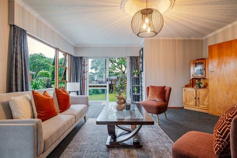 Photo of property in 86 Wikiriwhi Crescent, Awapuni, Palmerston North, 4412