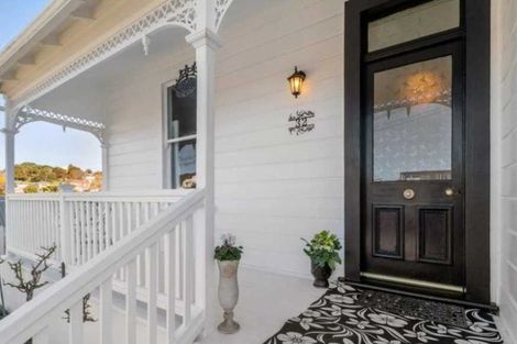 Photo of property in 32 Belt Road, Moturoa, New Plymouth, 4310