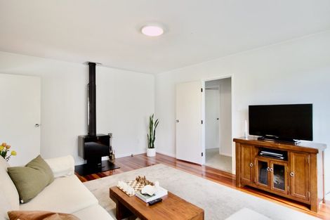 Photo of property in 130 Canongate Street, Birkdale, Auckland, 0626