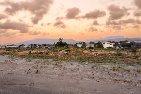 Photo of property in 73 Manly Street, Paraparaumu Beach, Paraparaumu, 5032