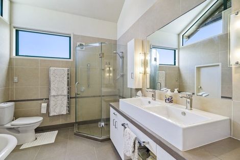 Photo of property in 6 Joydon Place, Stanmore Bay, Whangaparaoa, 0932