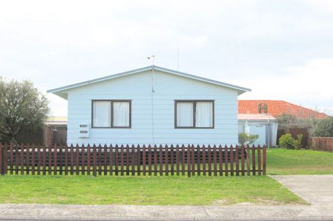 Photo of property in 5 Meadow Drive, Whitianga, 3510
