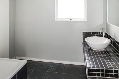 Photo of property in 15 Kaimanawa Street, Kelvin Grove, Palmerston North, 4414