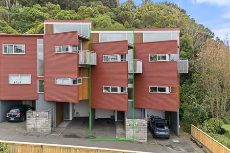 Photo of property in 16/2 Onslow Road, Khandallah, Wellington, 6035