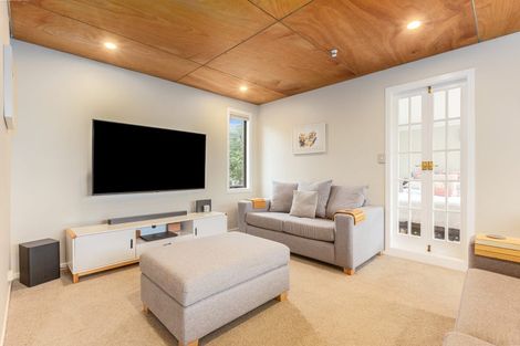 Photo of property in 1 Underwood Way, Churton Park, Wellington, 6037