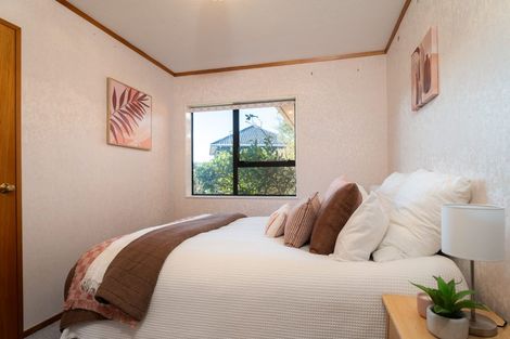 Photo of property in 8 Maywood Grove, Churton Park, Wellington, 6037