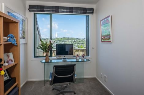 Photo of property in 77u2 Nevay Road, Miramar, Wellington, 6022