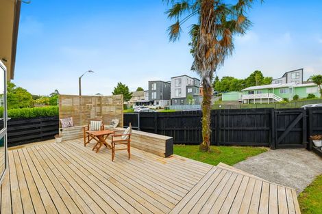 Photo of property in 2/16 Crosby Road, West Harbour, Auckland, 0618